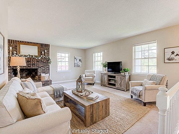 4th image of 111 Edgewood Cir