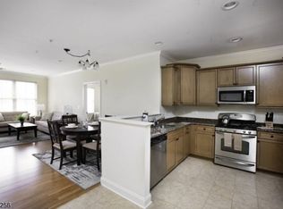 545 Morris Ave #111, Summit, NJ 07901