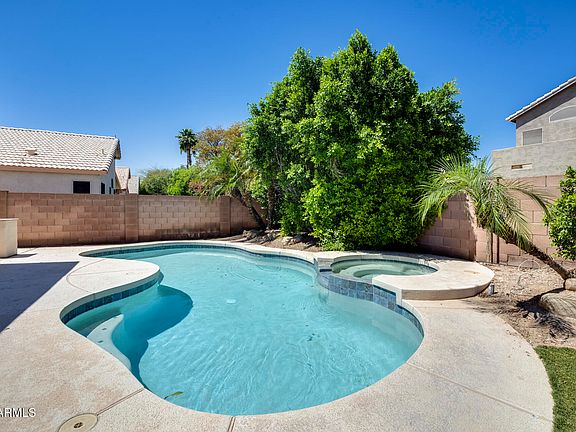 3rd image of 8782 E PINCHOT Avenue