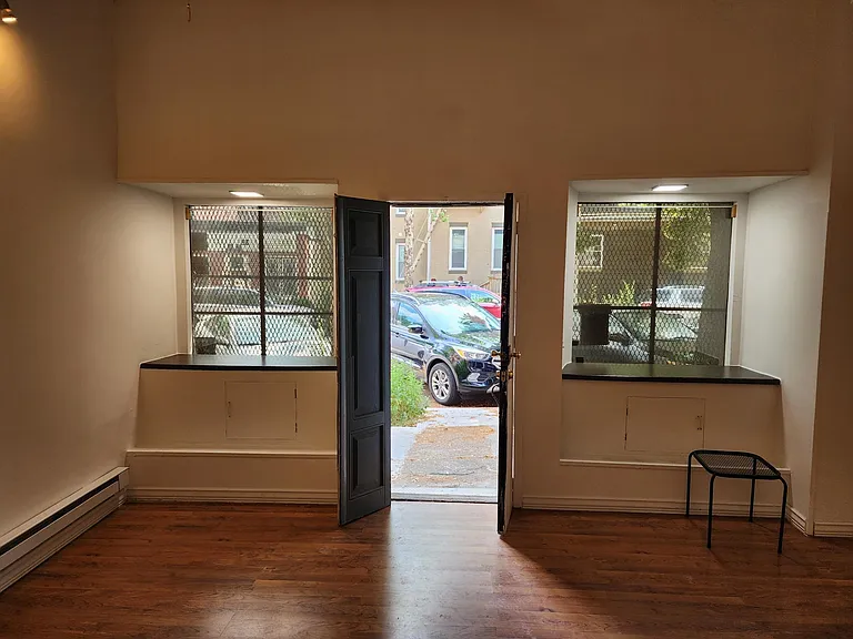 18 W 24th St — Photo 6