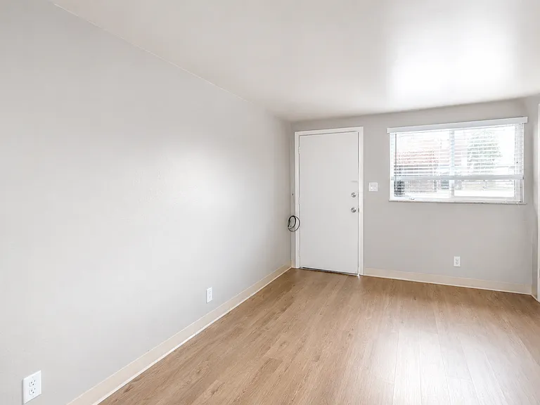 5561 S Delaware St — Photo 4