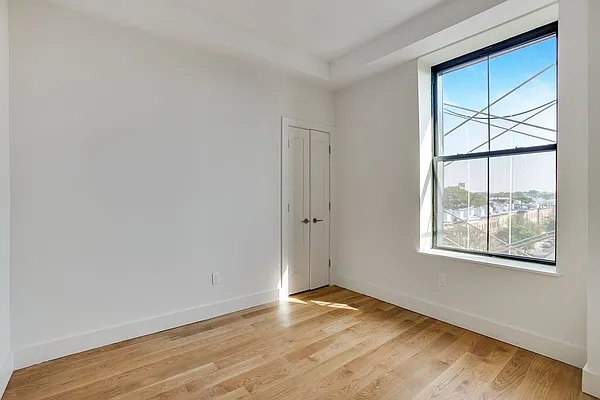 Rented by Bushburg | media 10