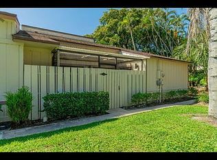 11892 Sturbridge Ln, Wellington, FL 33414