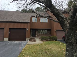 16 S Bayard Ln, Mahwah, NJ 07430