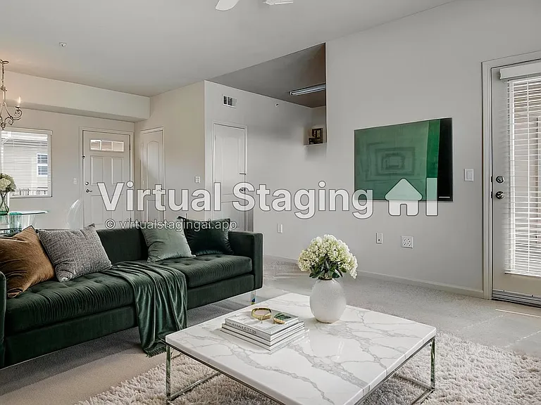 100 Moon Cir #700 — Photo 3