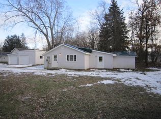 W1215 Arbutus Rd, Genoa City, WI 53128