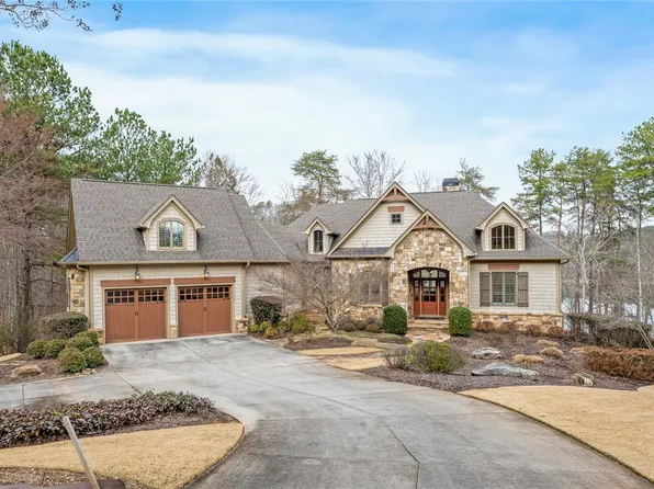 1242 N Edgewater Trl, Toccoa, GA 30577