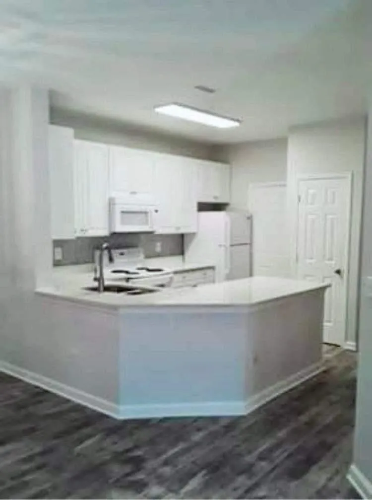 2 bed, 968 sqft, $1,800 — Photo 2