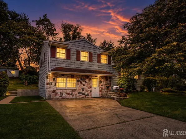 287 Crestwood Dr, Milltown, NJ 08850