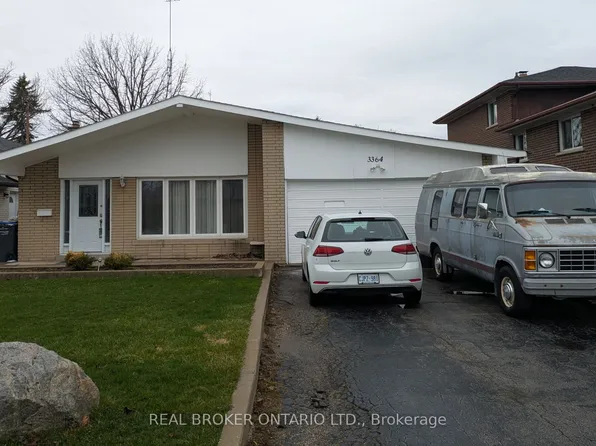 3364 Cedar Creek Dr, Mississauga, ON L4Y 2Y1