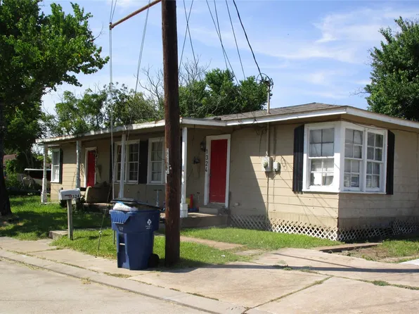 1324-28 W 9th St, Freeport, TX 77541