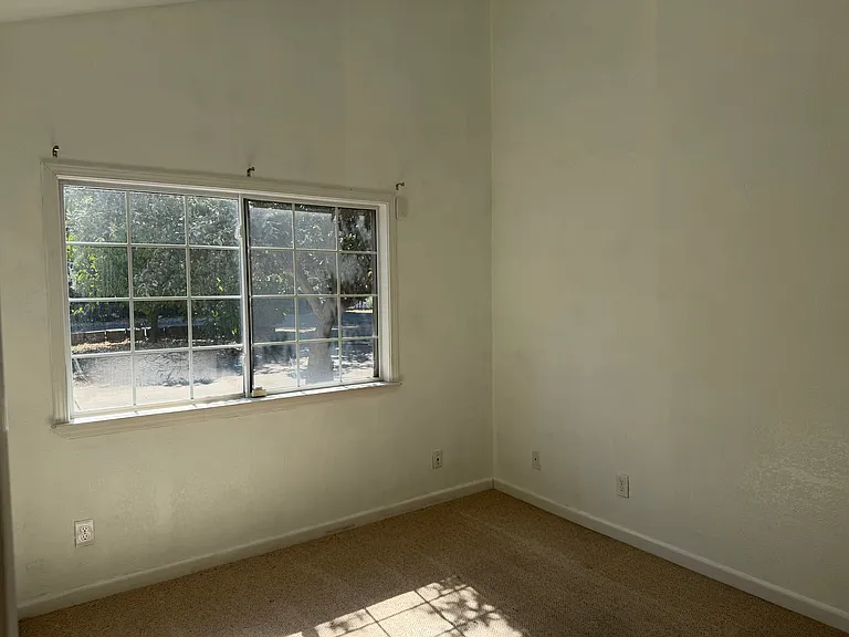 3829 Delaware Ave — Photo 24