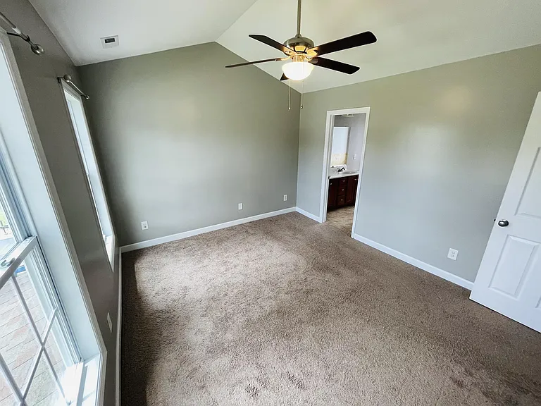303 Elk Ct — Photo 7