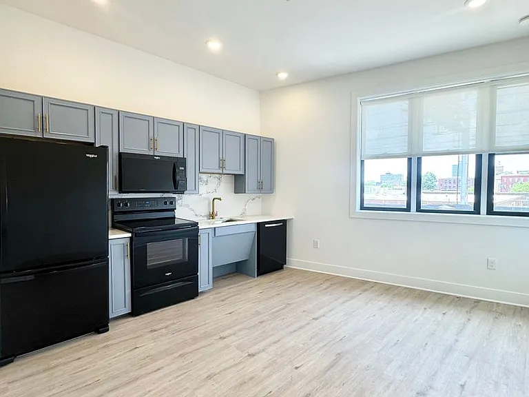 1422 N 8th St — Photo 21