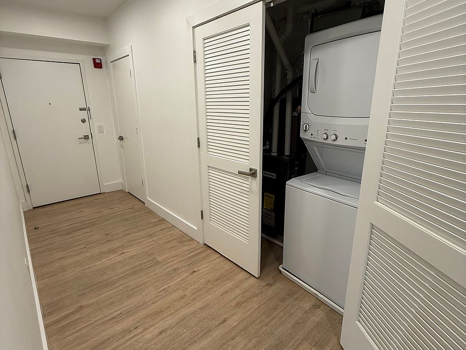 1st image of 203 Mount Vernon Ave #302