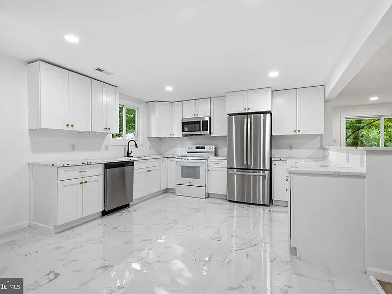 227 W Ferry Rd — Photo 12