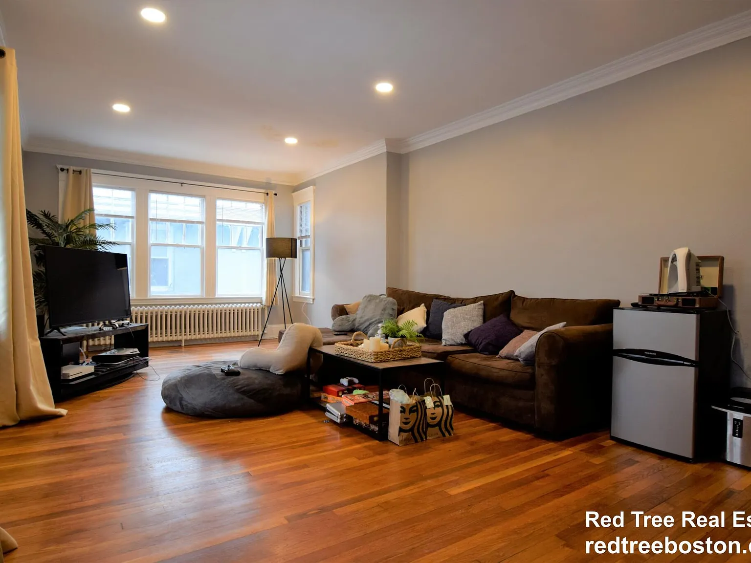 4 bed, 1500 sqft, $8,000 — Photo 2