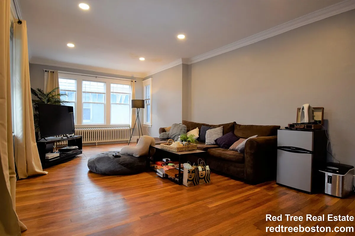 Building Photo - 235 Chestnut Hill Ave #2