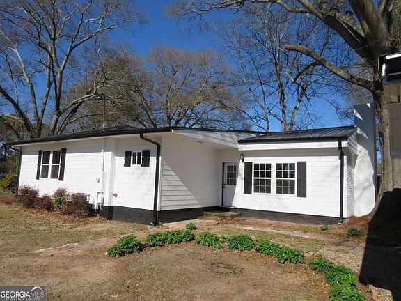 5th image of 220 John Phillips Rd
