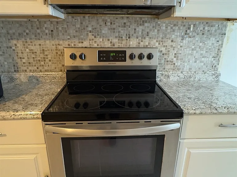 107 Bloomfield St #3 — Photo 3