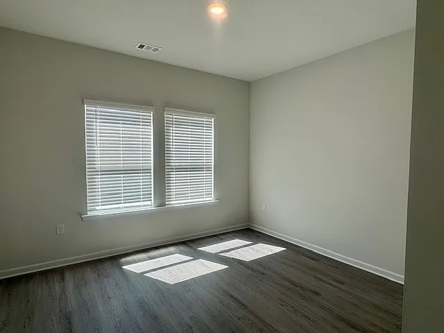 120 Monroe Ct — Photo 10
