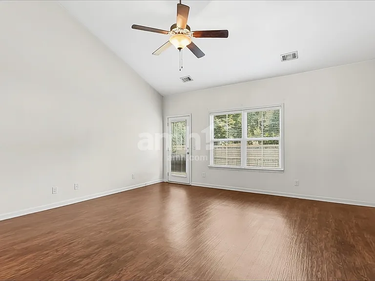 209 Crooked Oaks Dr — Photo 6