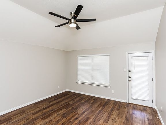 3rd image of 6616 Sierra Madre Dr