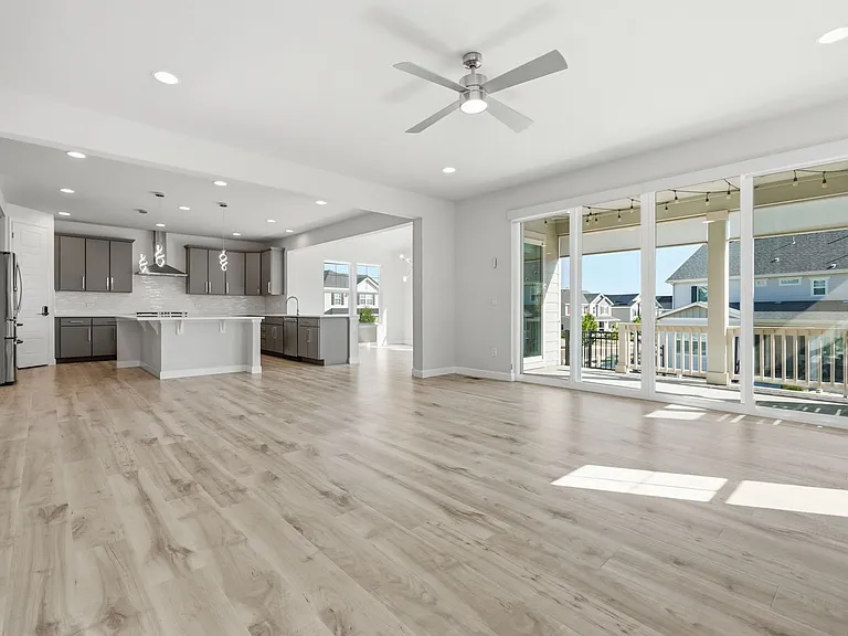27615 E Geddes Pl — Photo 22