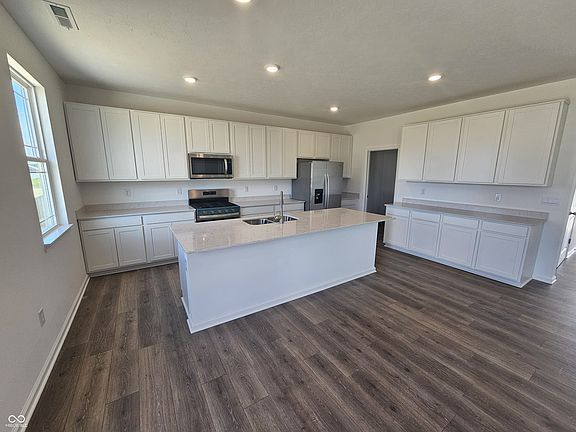 4th image of 2297 Pine Valley Dr