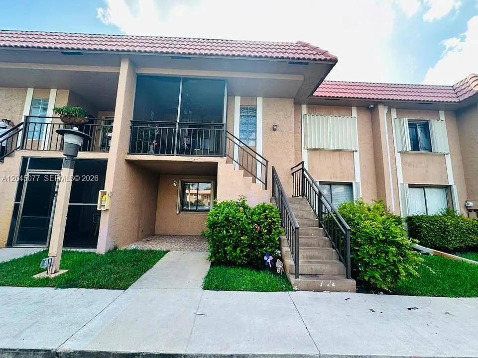 197 Lakeview Dr #105