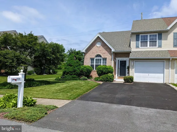 2235 Briarwood Dr, Coplay, PA 18037