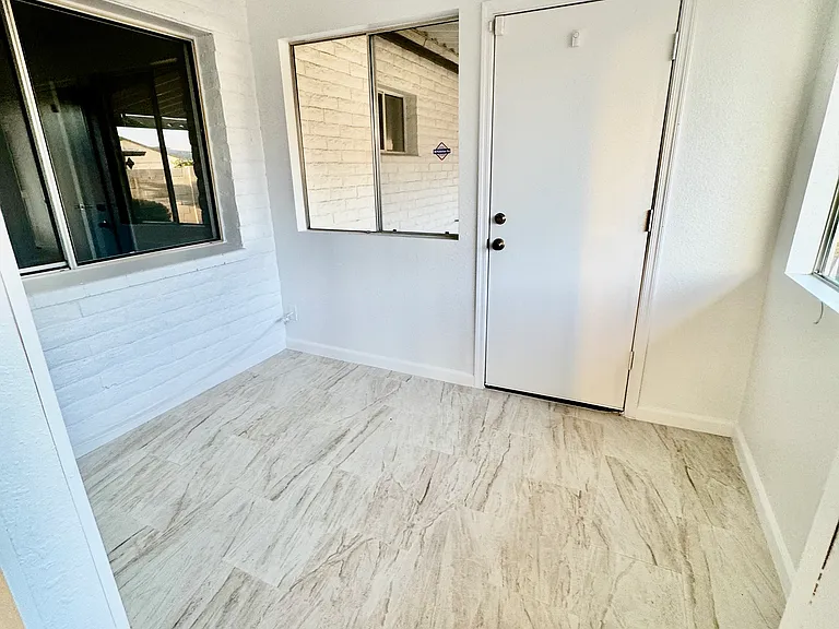 5817 W Tierra Buena Ln — Photo 15
