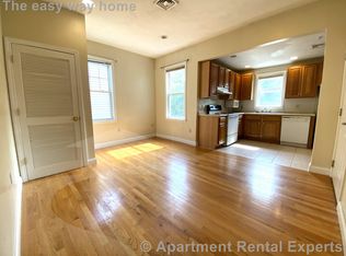 466 Green St APT 2, Cambridge, MA 02139