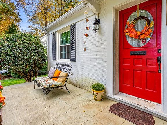 2nd image of 3111 Collier Dr