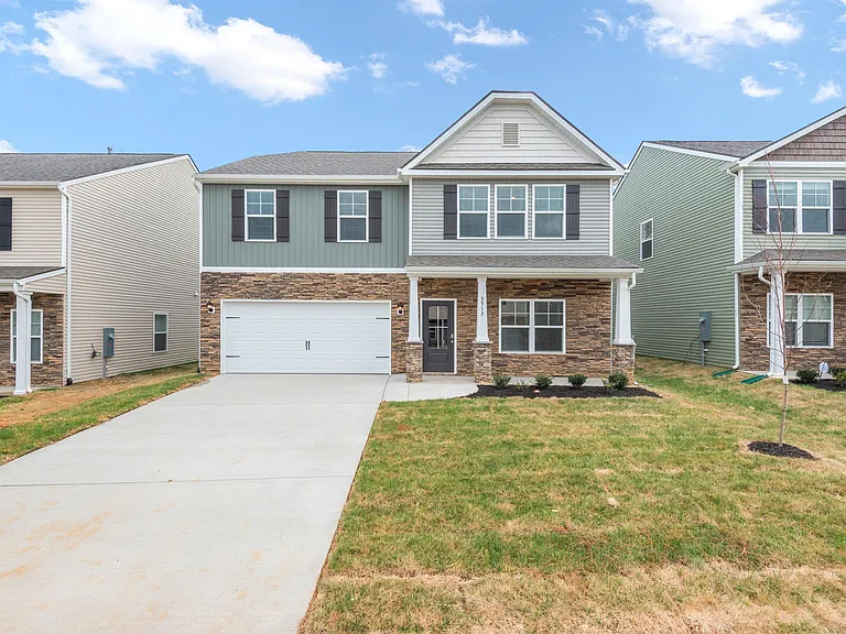 5513 English Holly Way — Photo 2