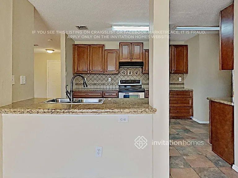 1537 Englewood Dr — Photo 12