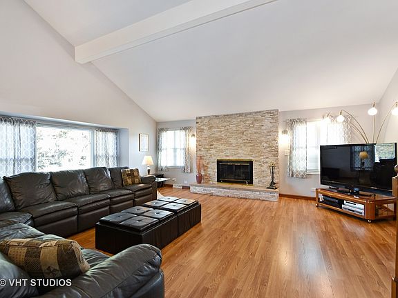 3rd image of 8001 W 129th St