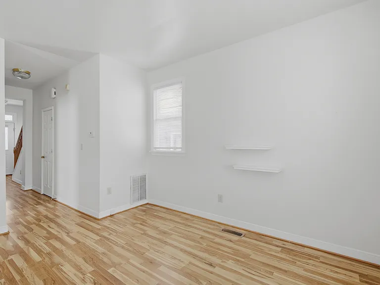 1706 W Moore St — Photo 23