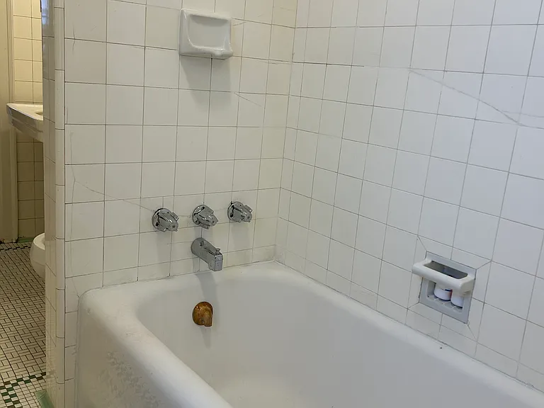 2415 E Stratford Ct — Photo 6