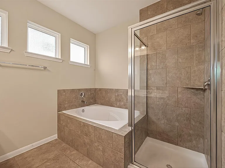 6126 Prince Place Dr — Photo 16