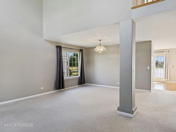 3rd image of 1783 Woodbury Ln