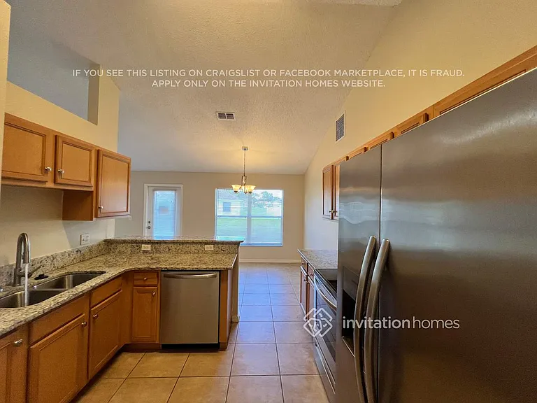 1613 SW California Blvd — Photo 8
