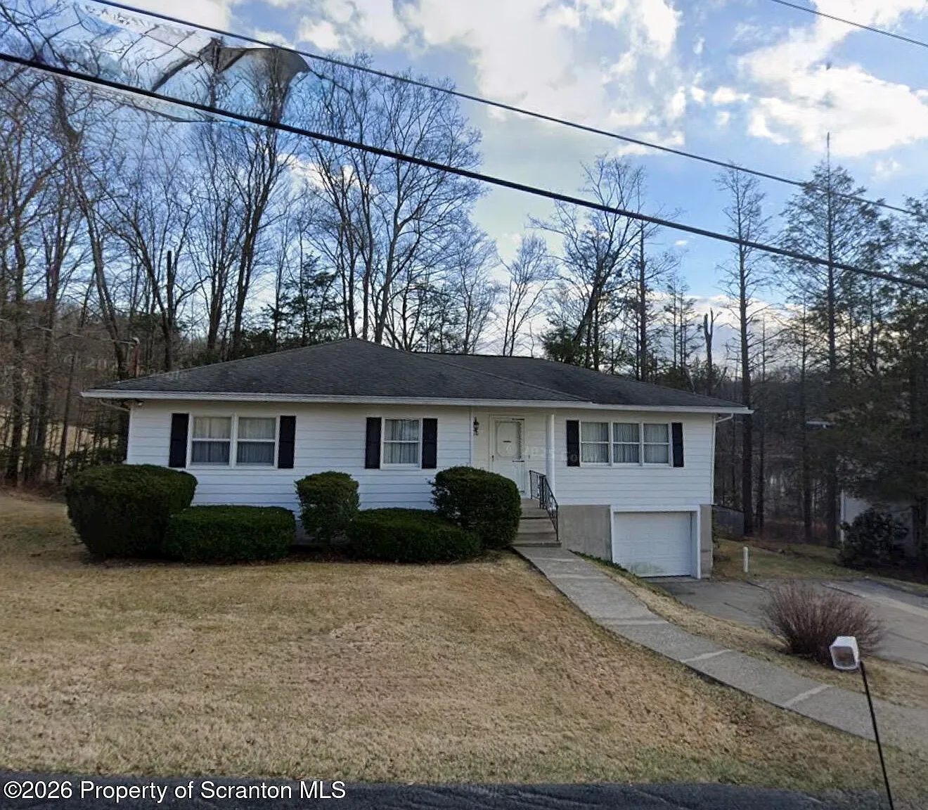 3 bed, 1.5 bath, 1458 sqft, $2,400 — Photo 1