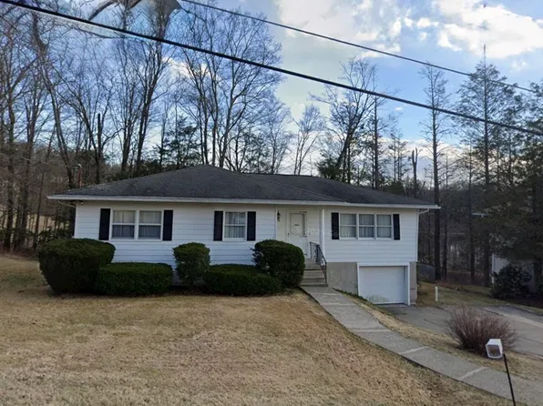 410 Barbara Dr, Roaring Brook Twp, PA 18444