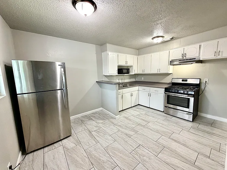 324 Altitude Dr #16 — Photo 6