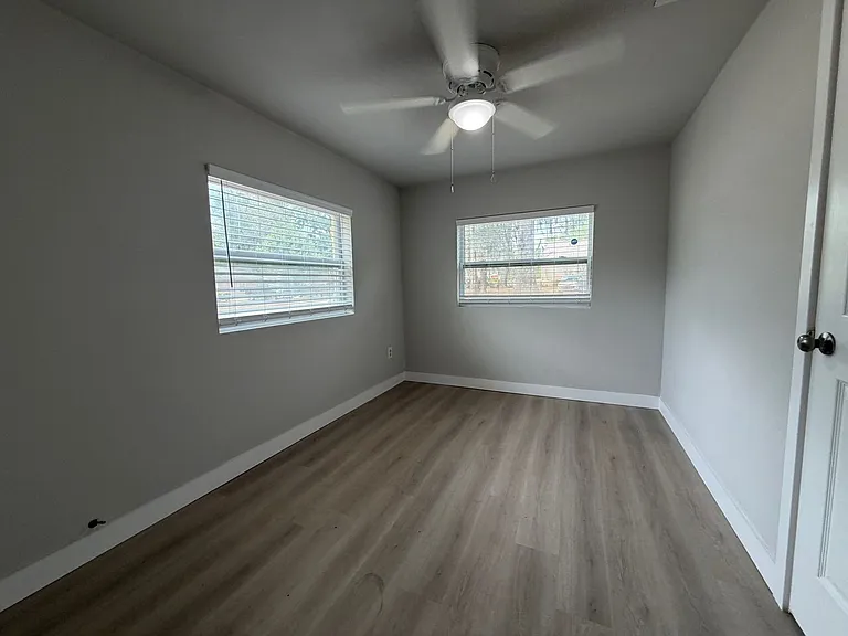 2109 SE 45th Ter — Photo 5