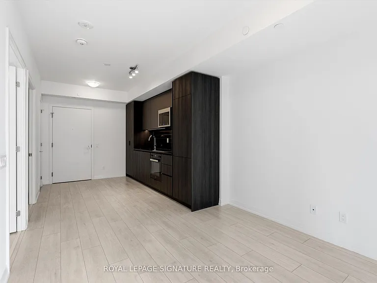 400 King St W #1519 — Photo 8