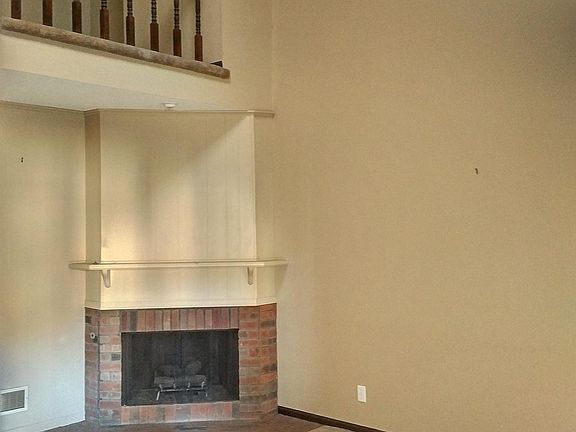 3rd image of 8557 Wedd St