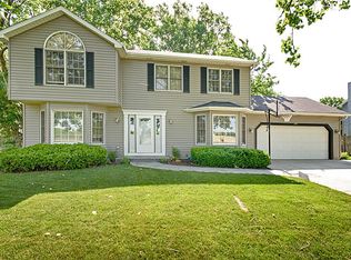 198 Laurie Cir, Bolingbrook, IL