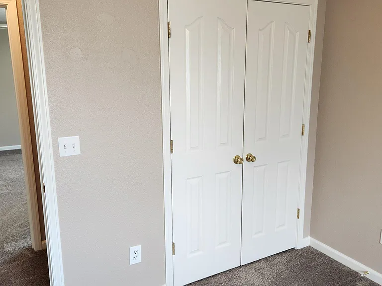 3360 Southwood Dr — Photo 4